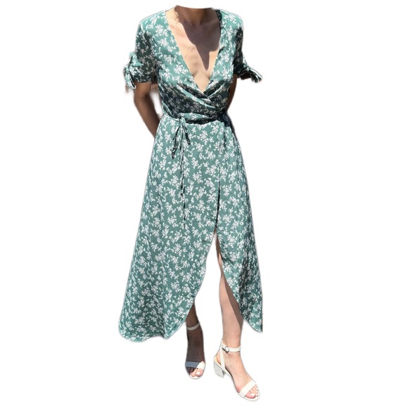 Showpo picking it up wrap maxi dress, teal floral, size small - Picture 2 of 4